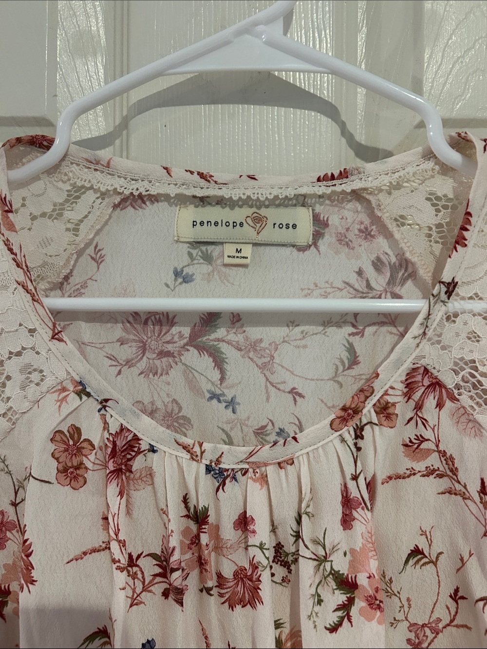 ⚜️ Penelope Rose Cream Floral Lace-Yoke Blouse - Picture 2 of 7
